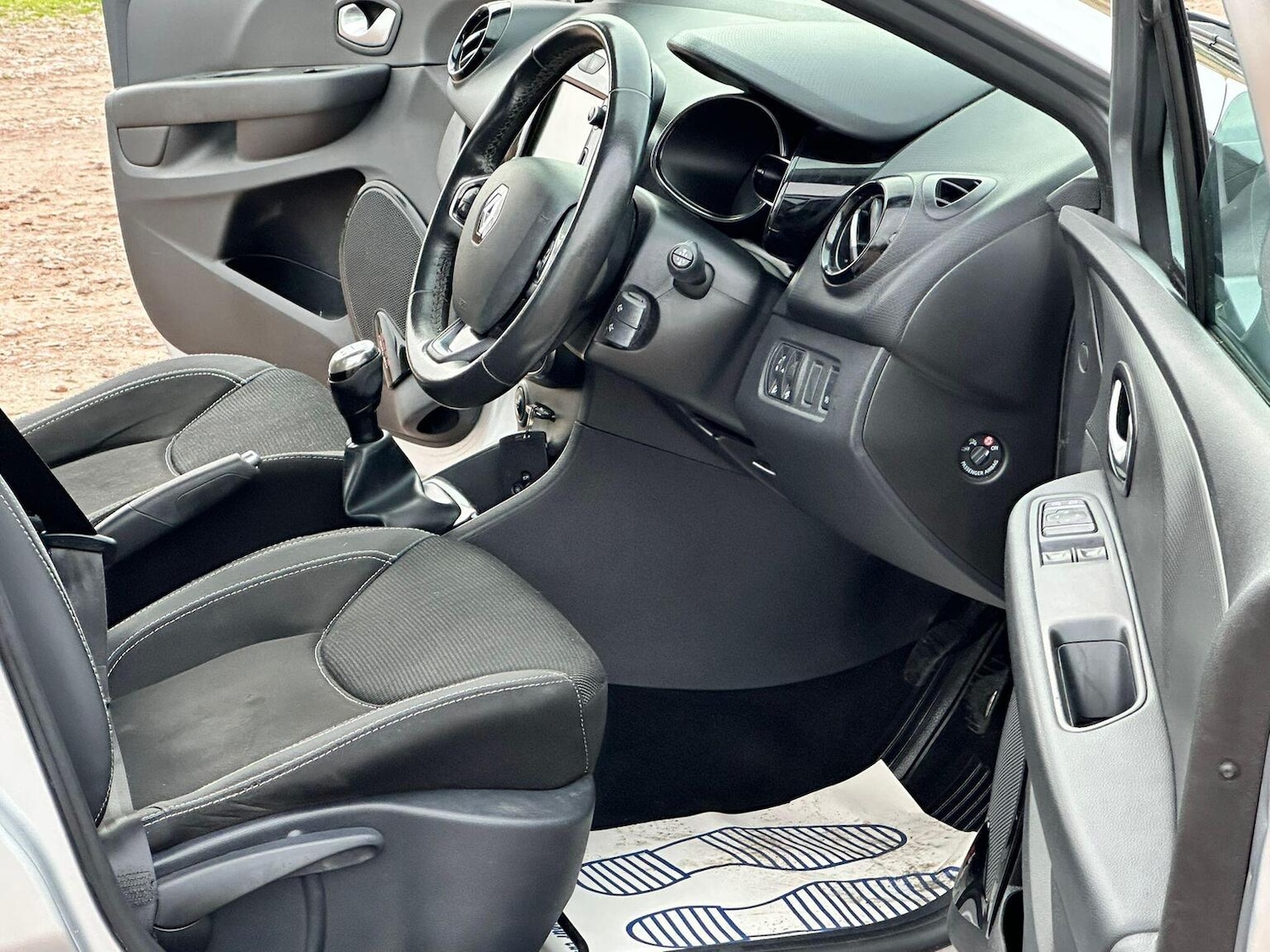 Used Renault Clio 2017 for sale - 77173139: Photo 16