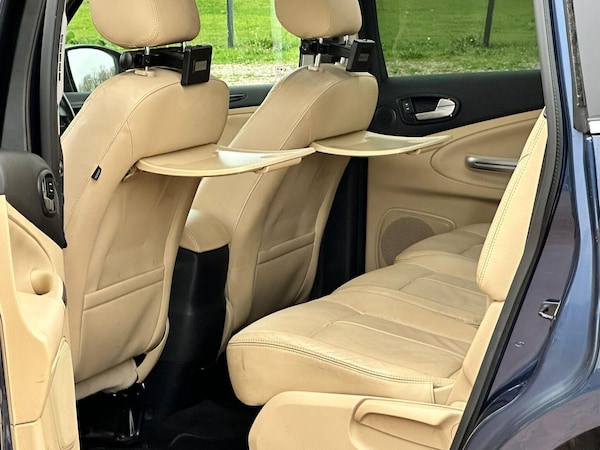 Used Ford Galaxy 2011 for sale - 76262991: Photo 18