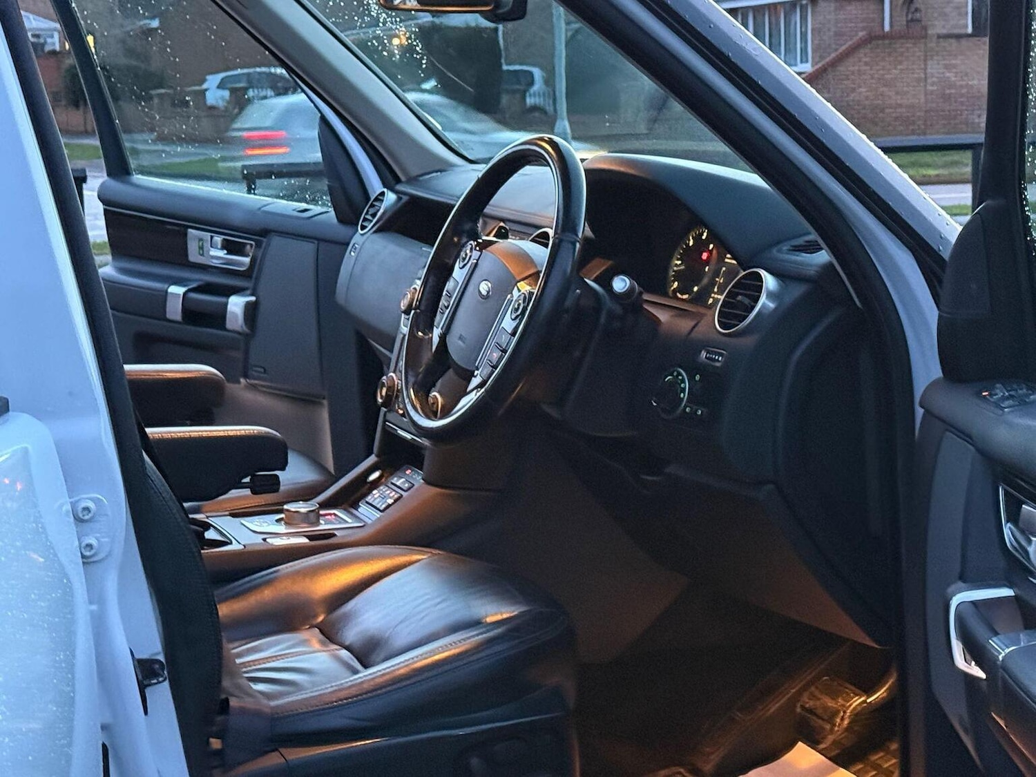 Used Land Rover Discovery 2015 for sale - 77385221: Photo 16