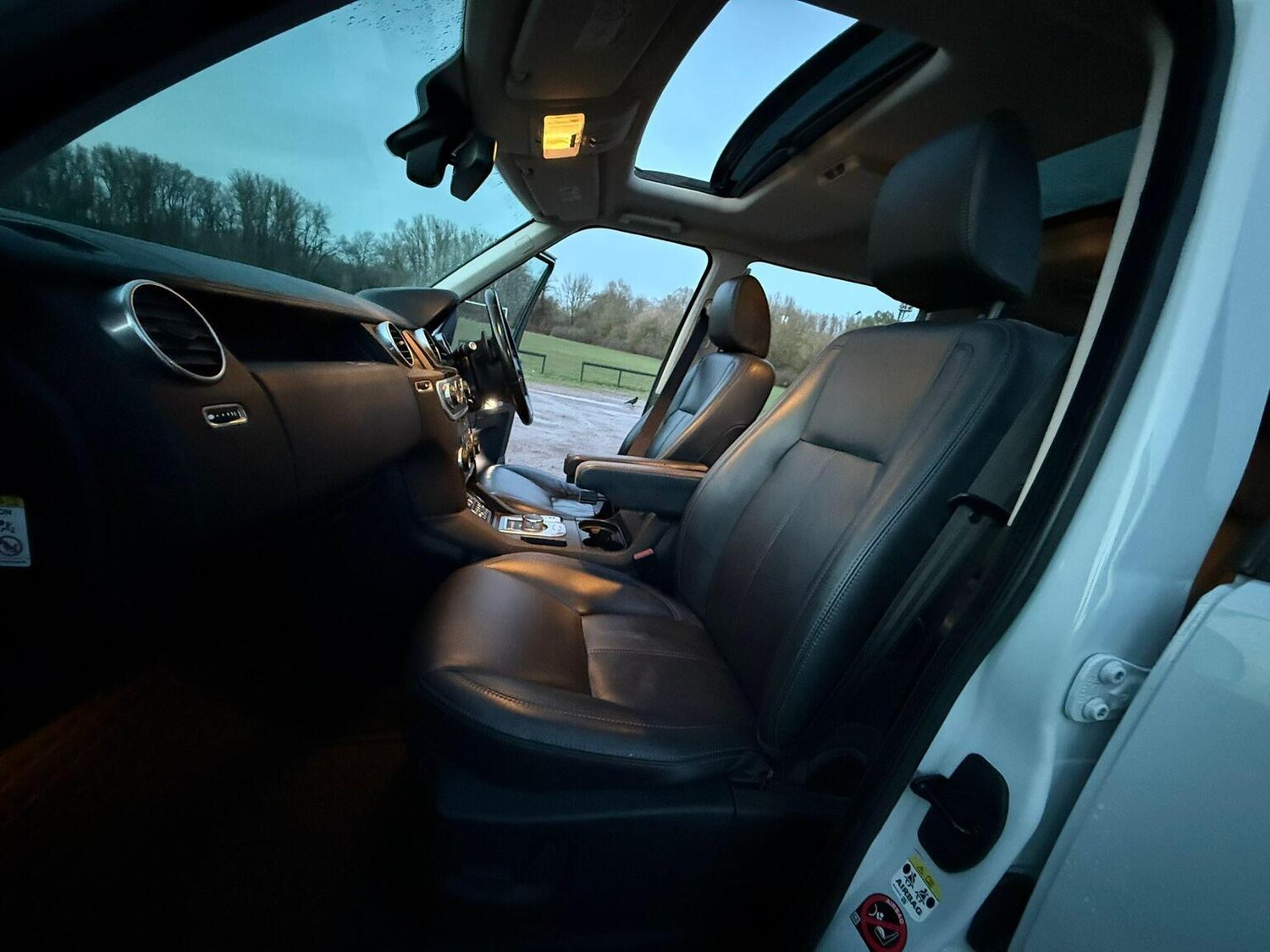 Used Land Rover Discovery 2015 for sale - 77385221: Photo 32