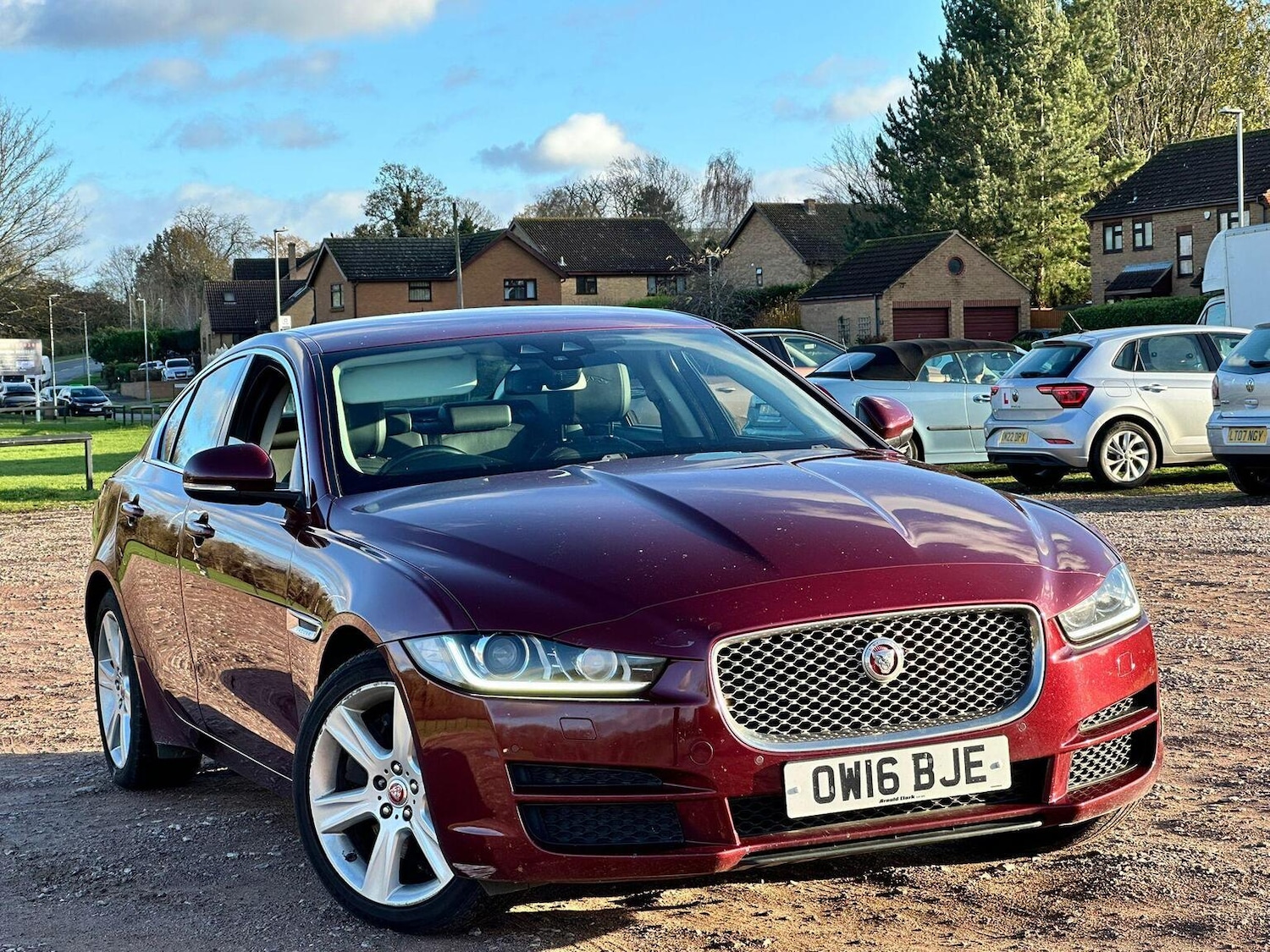 Used Jaguar XE 2016 for sale - 76769753: Photo 1
