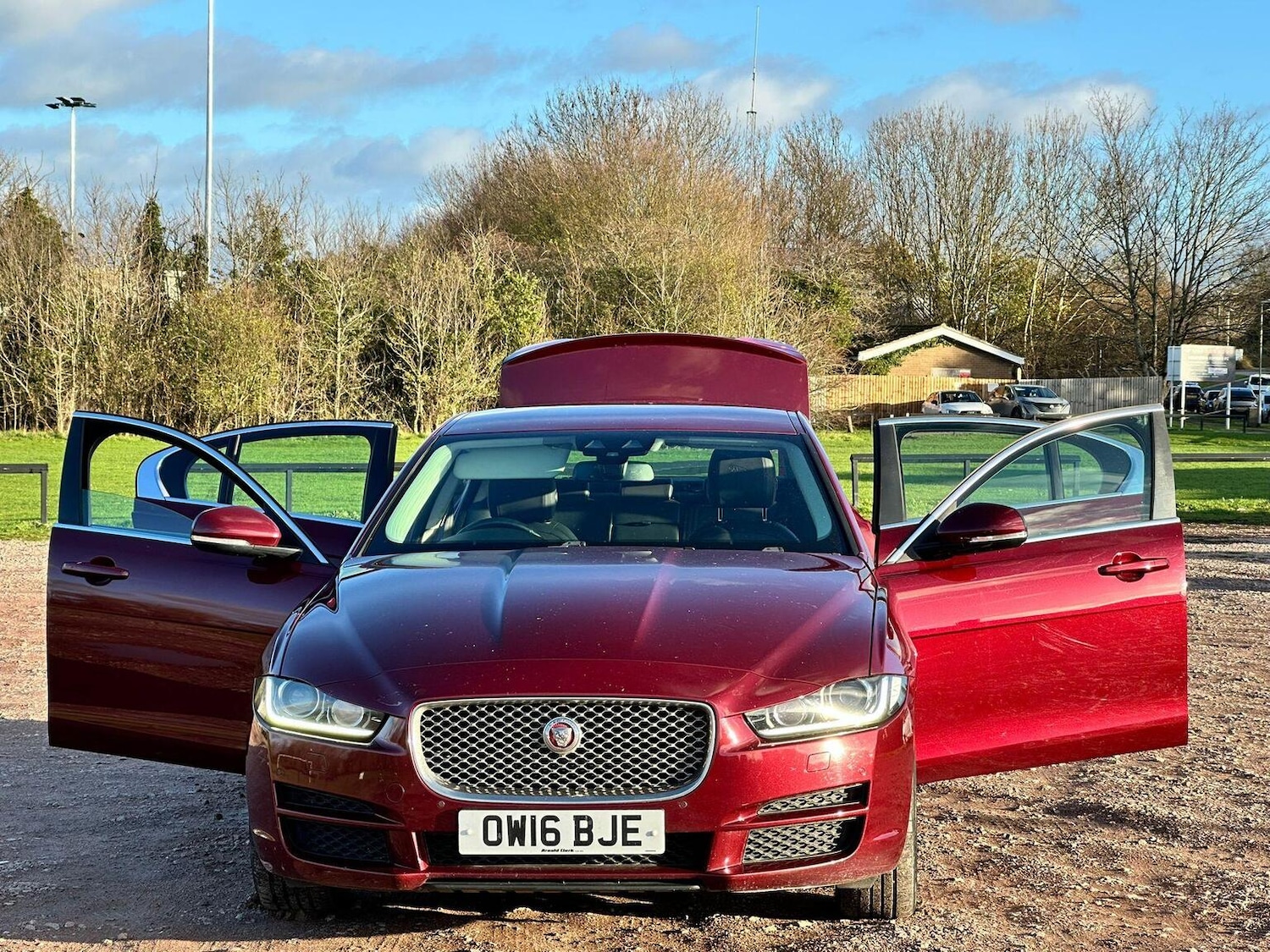 Used Jaguar XE 2016 for sale - 76769753: Photo 2