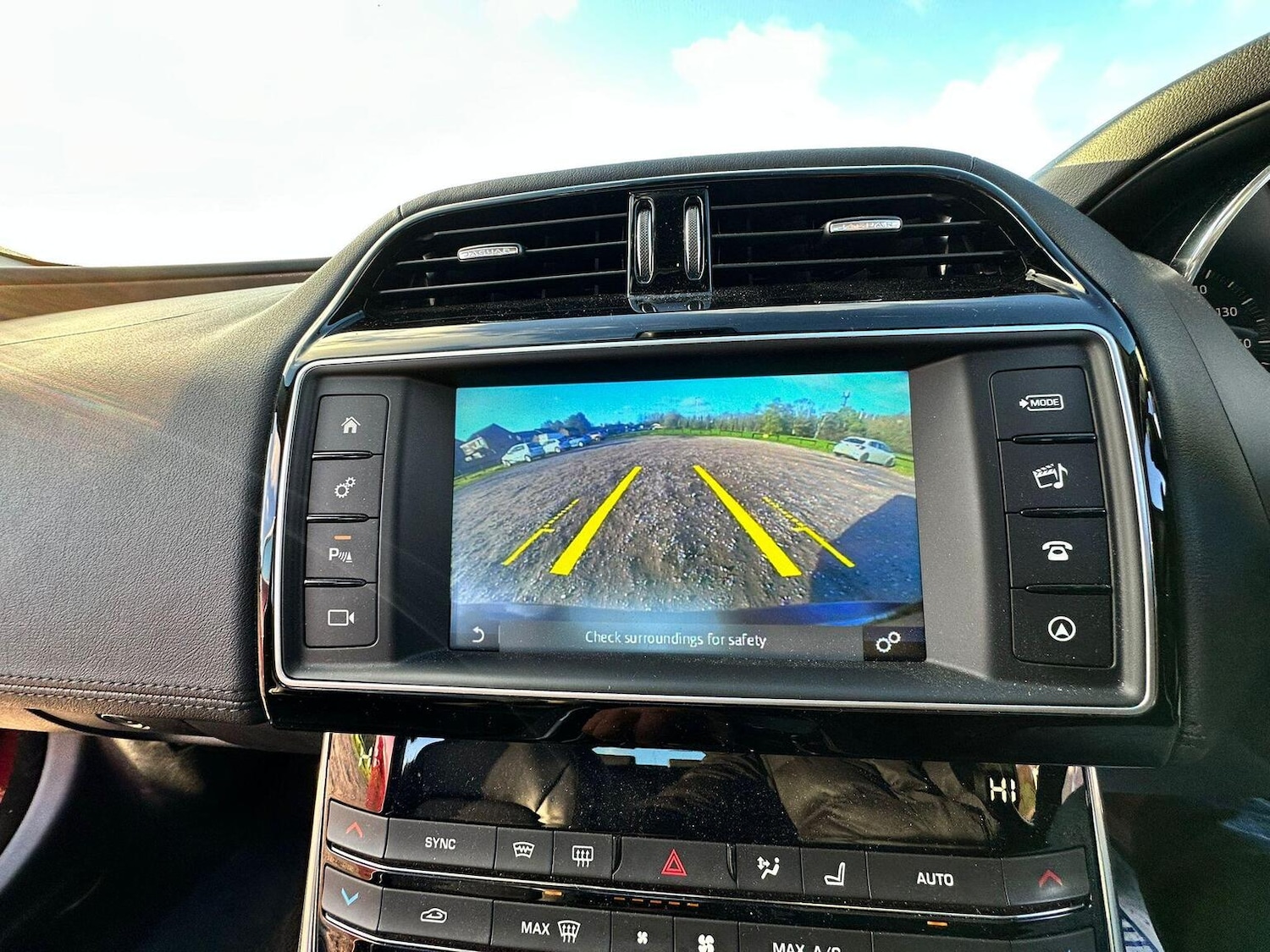 Used Jaguar XE 2016 for sale - 76769753: Photo 24