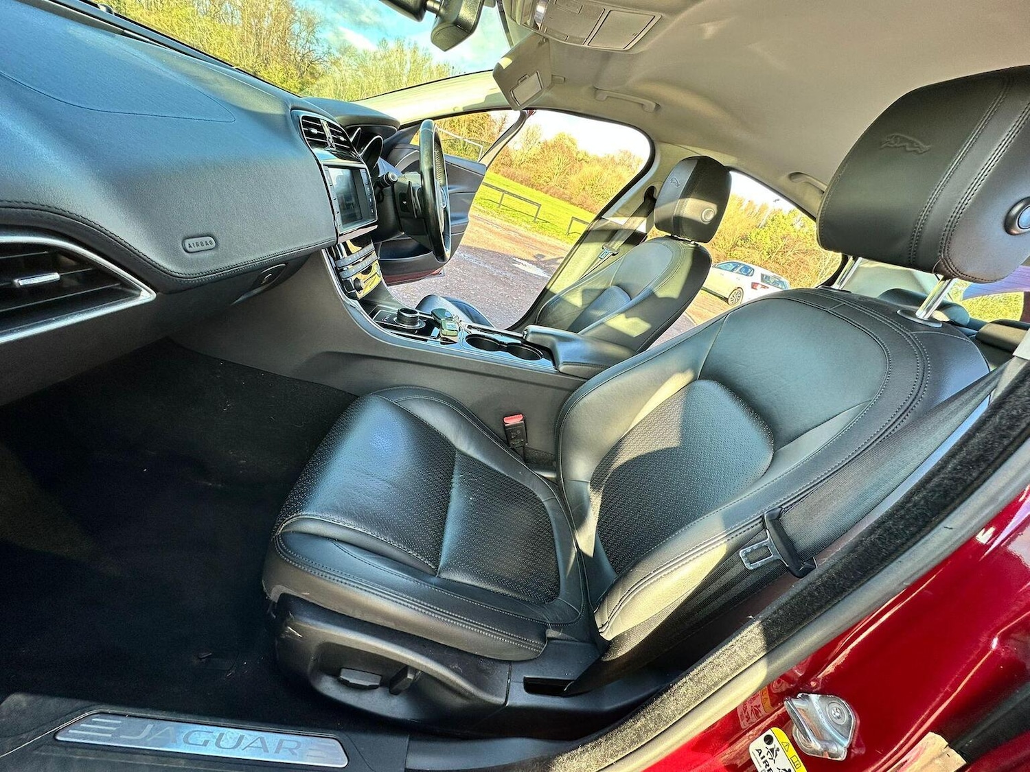 Used Jaguar XE 2016 for sale - 76769753: Photo 31