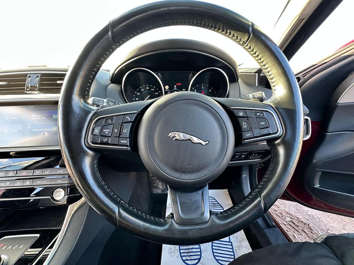 Used Jaguar XE 2016 for sale - 76769753: Photo 9