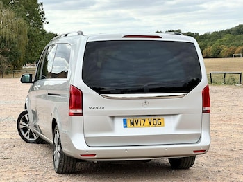 Used Mercedes-Benz V-Class 2017 for sale - 76794315: Photo