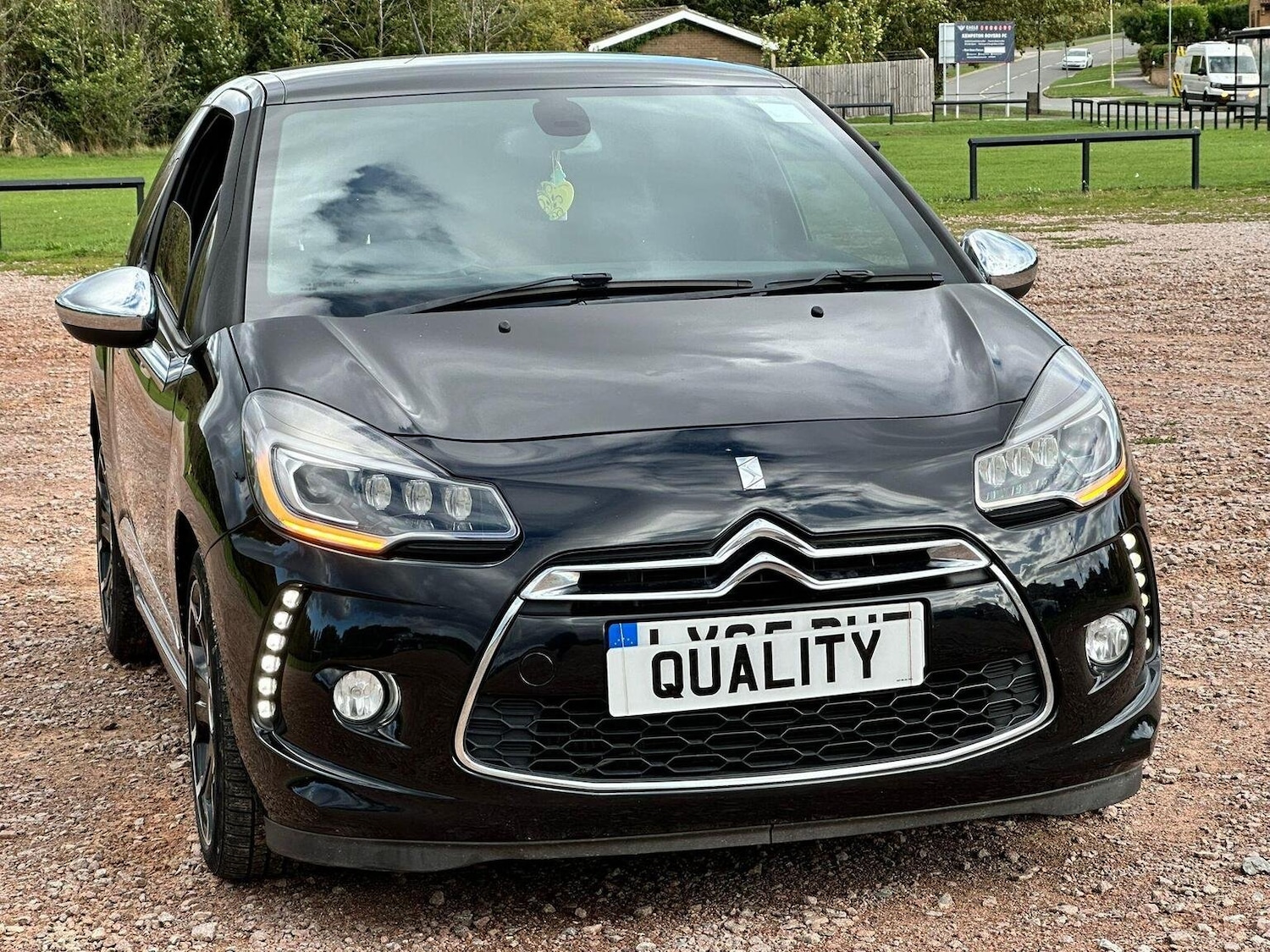 Used DS Automobiles DS 3 2015 for sale - 76565207: Photo 2