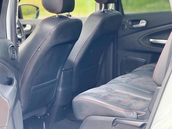 Used Ford S-Max 2011 for sale - 76107297: Photo 14