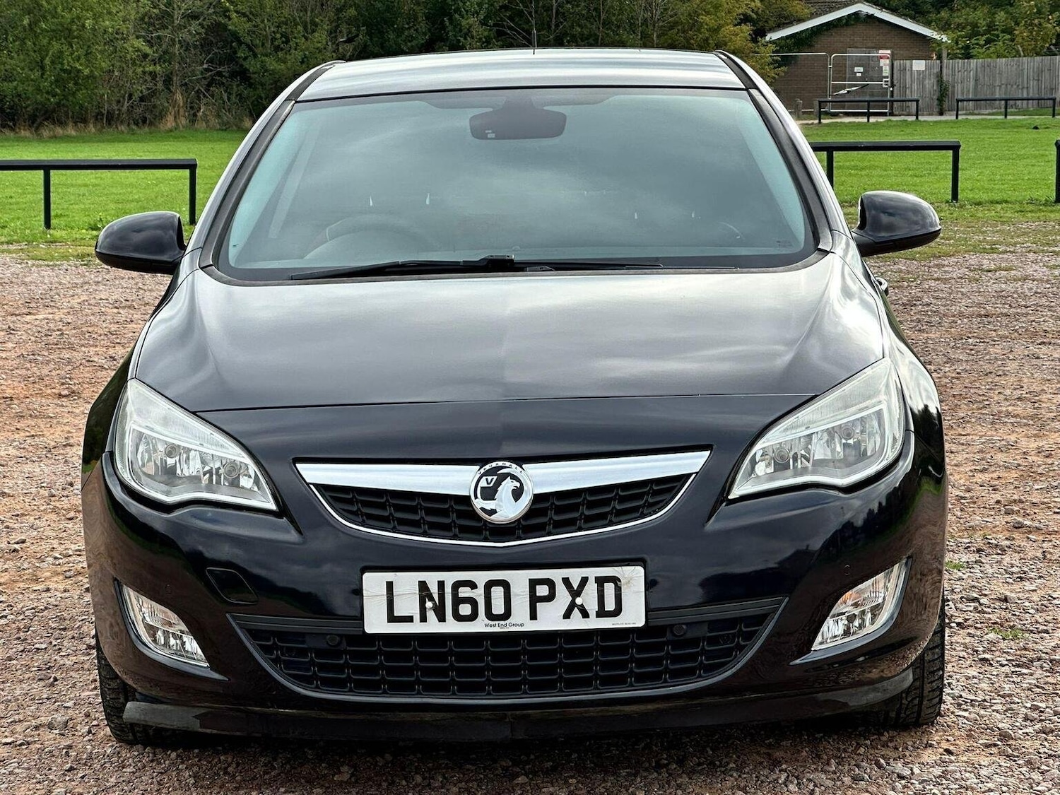 Used Vauxhall Astra 2010 for sale - 76225218: Photo 2