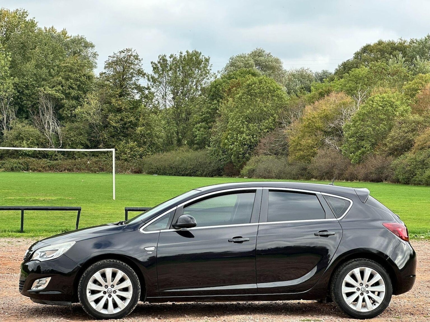Used Vauxhall Astra 2010 for sale - 76225218: Photo 4