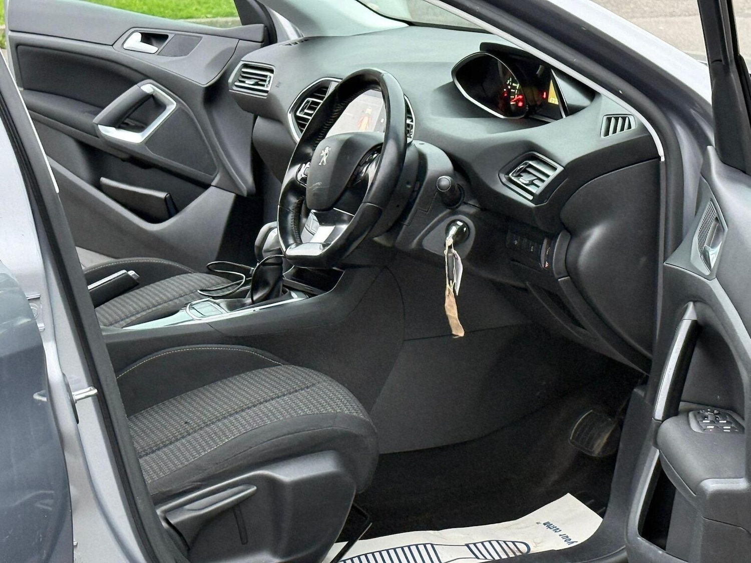 Used Peugeot 308 2017 for sale - 77643752: Photo 16