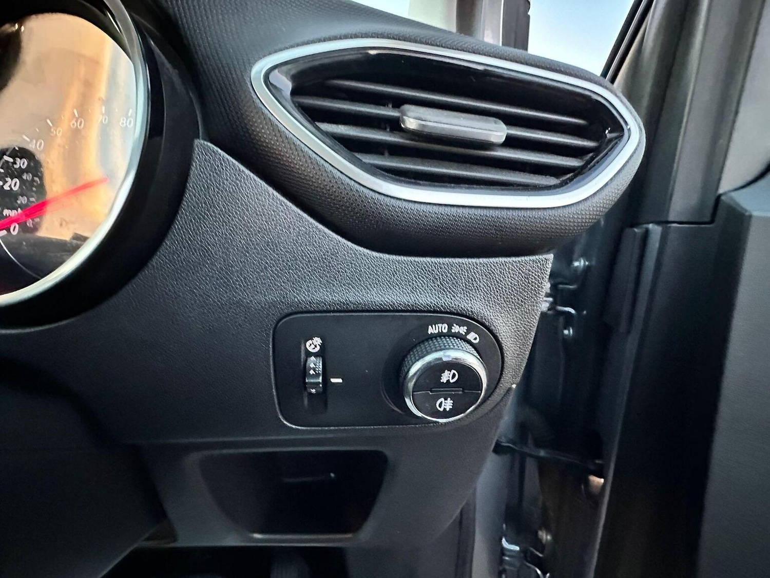 Used Vauxhall Crossland 2021 for sale - 76769701: Photo 26