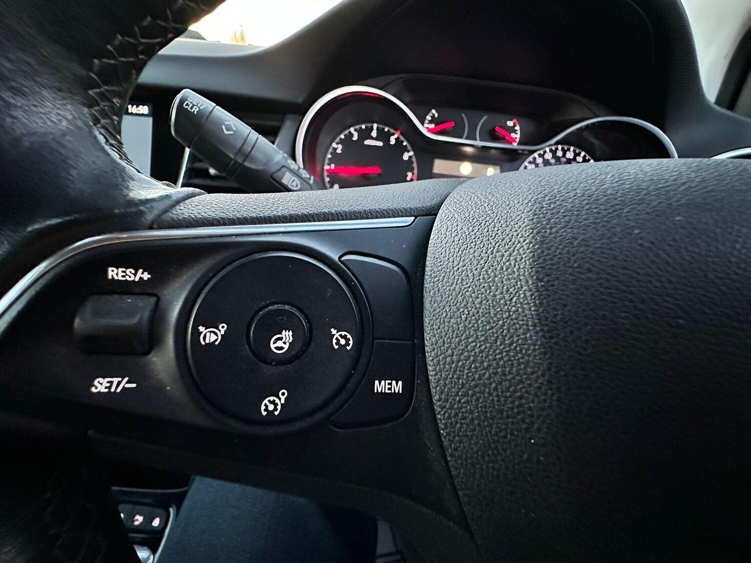 Used Vauxhall Crossland 2021 for sale - 76769701: Photo 30