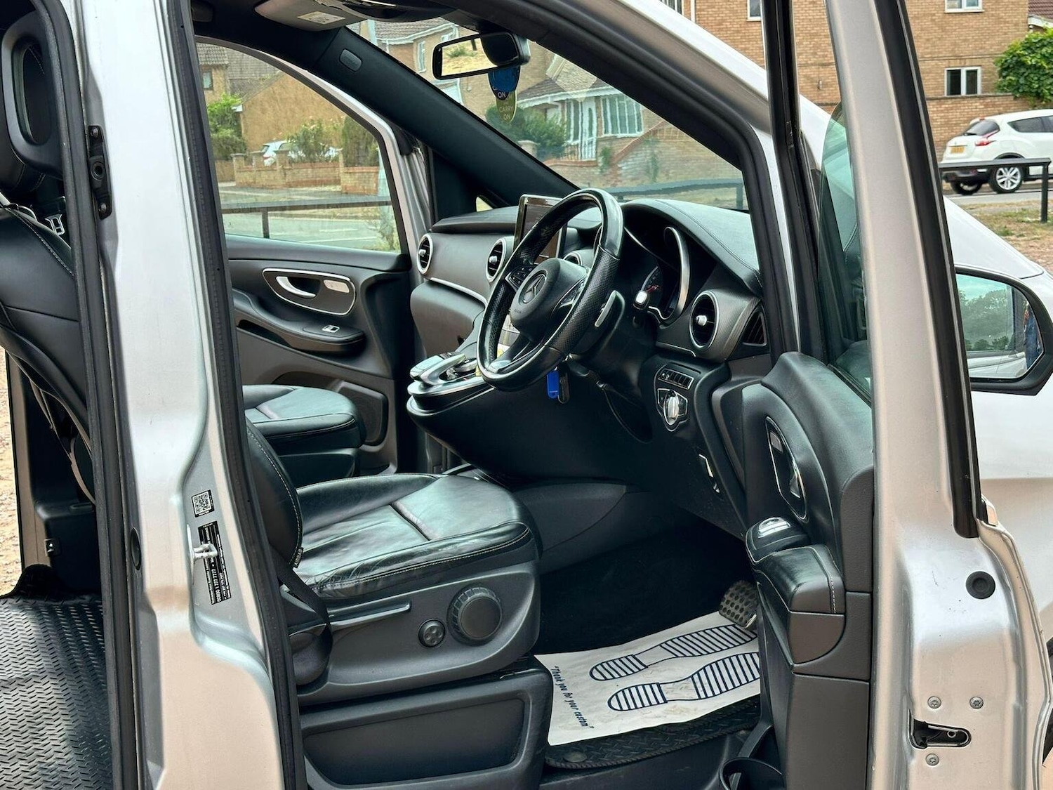 Used Mercedes-Benz V-Class 2017 for sale - 77173037: Photo 15