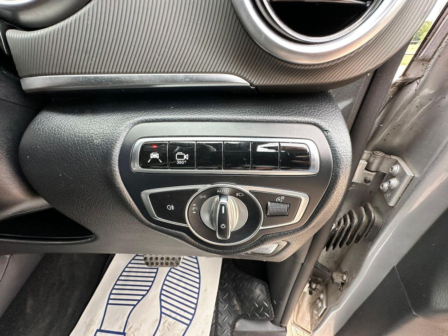 Used Mercedes-Benz V-Class 2017 for sale - 77173037: Photo 25