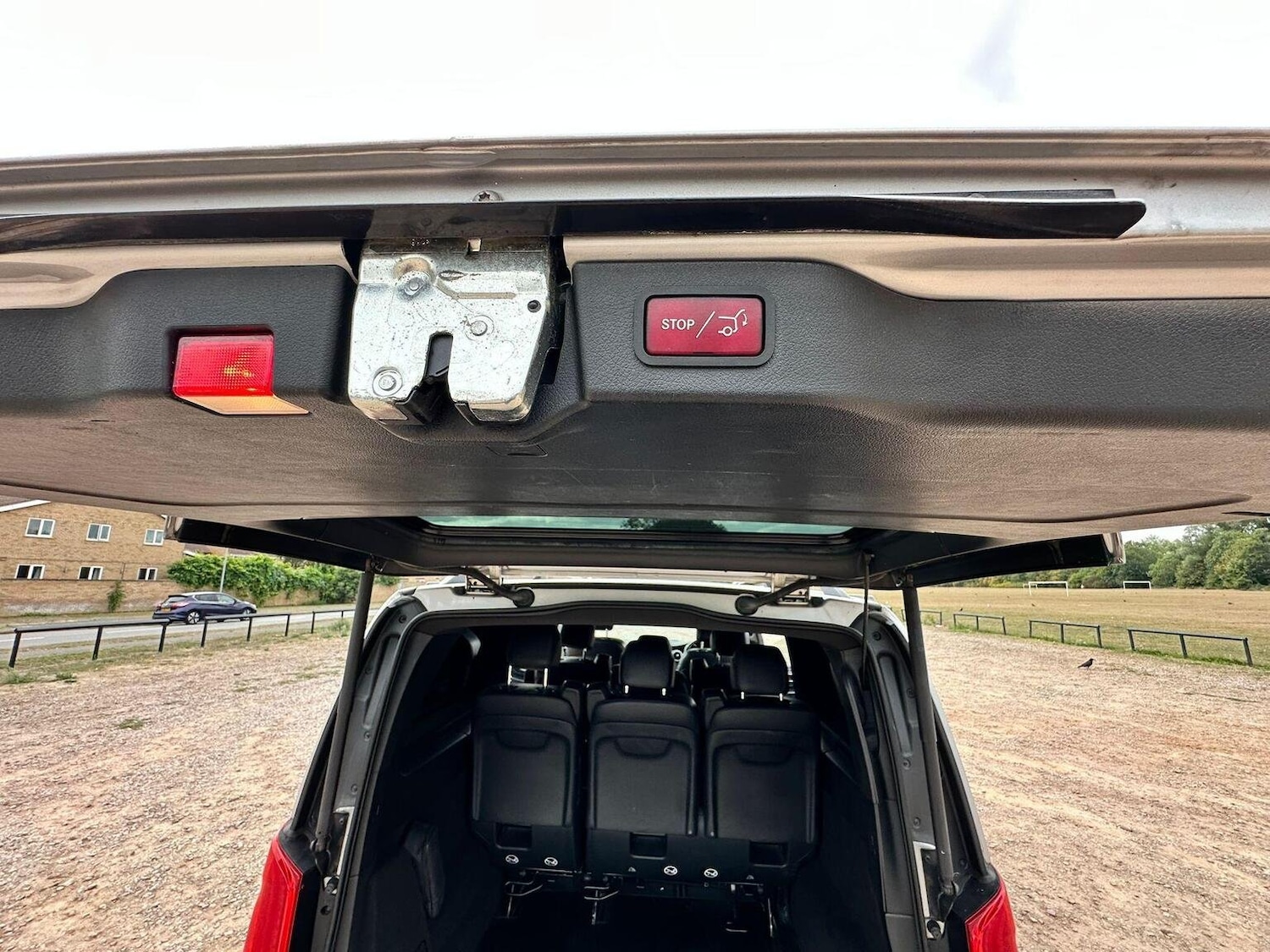 Used Mercedes-Benz V-Class 2017 for sale - 77173037: Photo 28