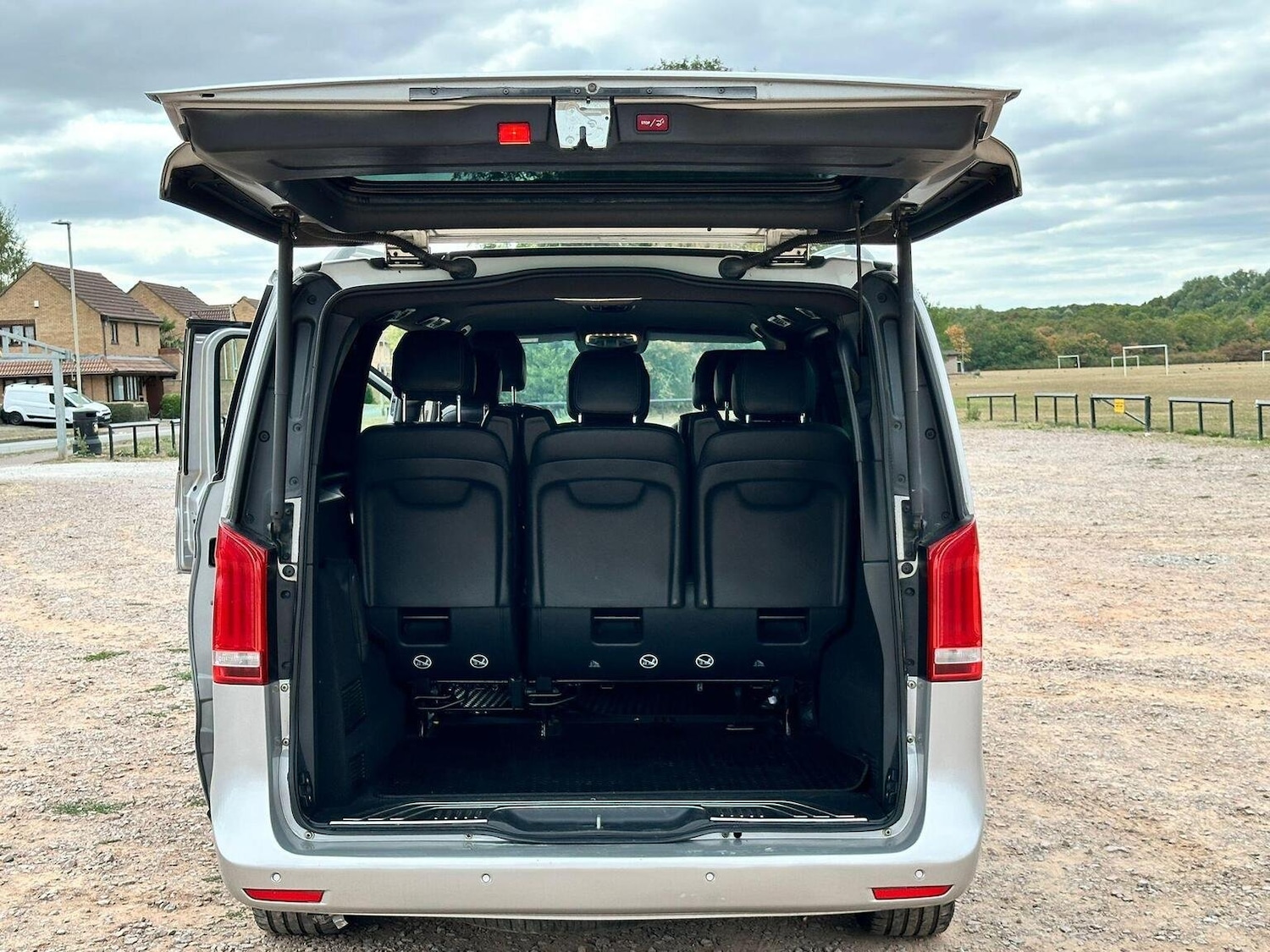 Used Mercedes-Benz V-Class 2017 for sale - 77173037: Photo 32