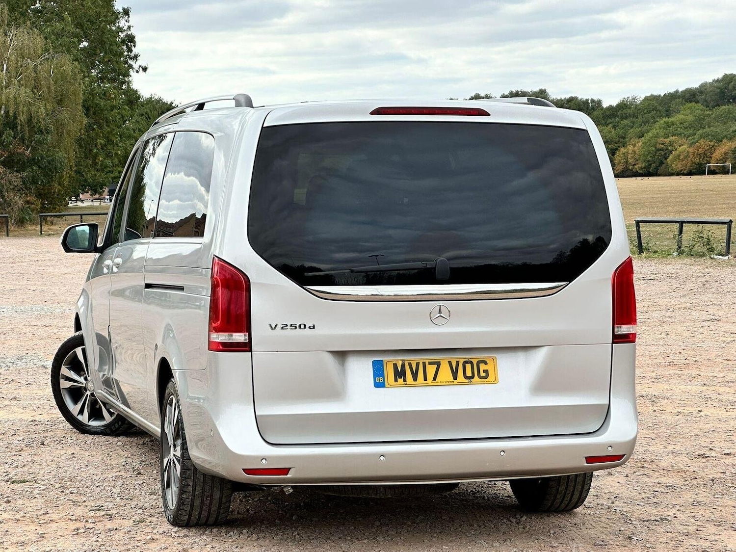 Used Mercedes-Benz V-Class 2017 for sale - 77173037: Photo 4