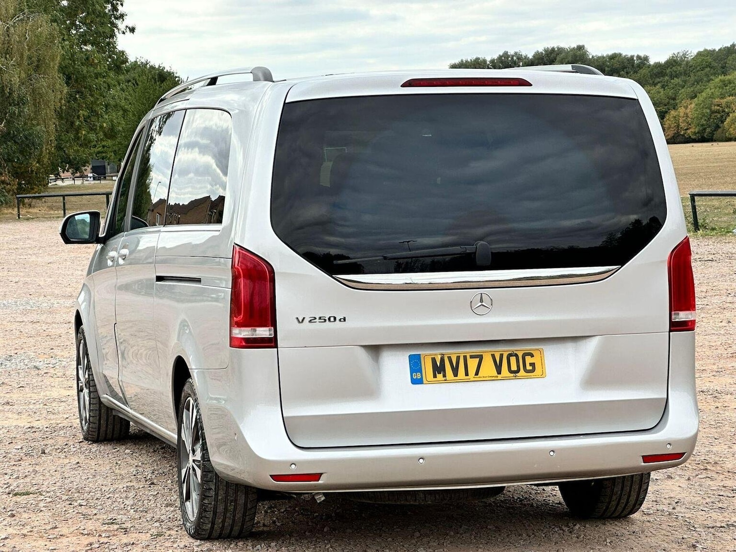 Used Mercedes-Benz V-Class 2017 for sale - 77173037: Photo 8