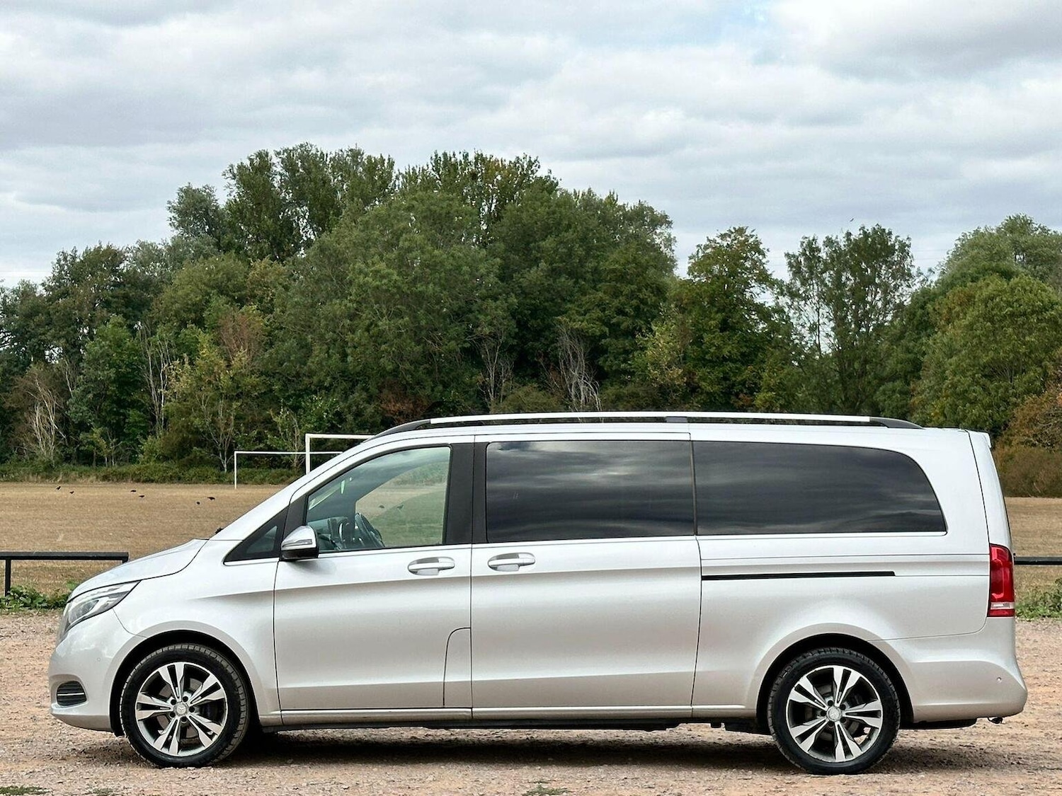 Used Mercedes-Benz V-Class 2017 for sale - 77173037: Photo 9