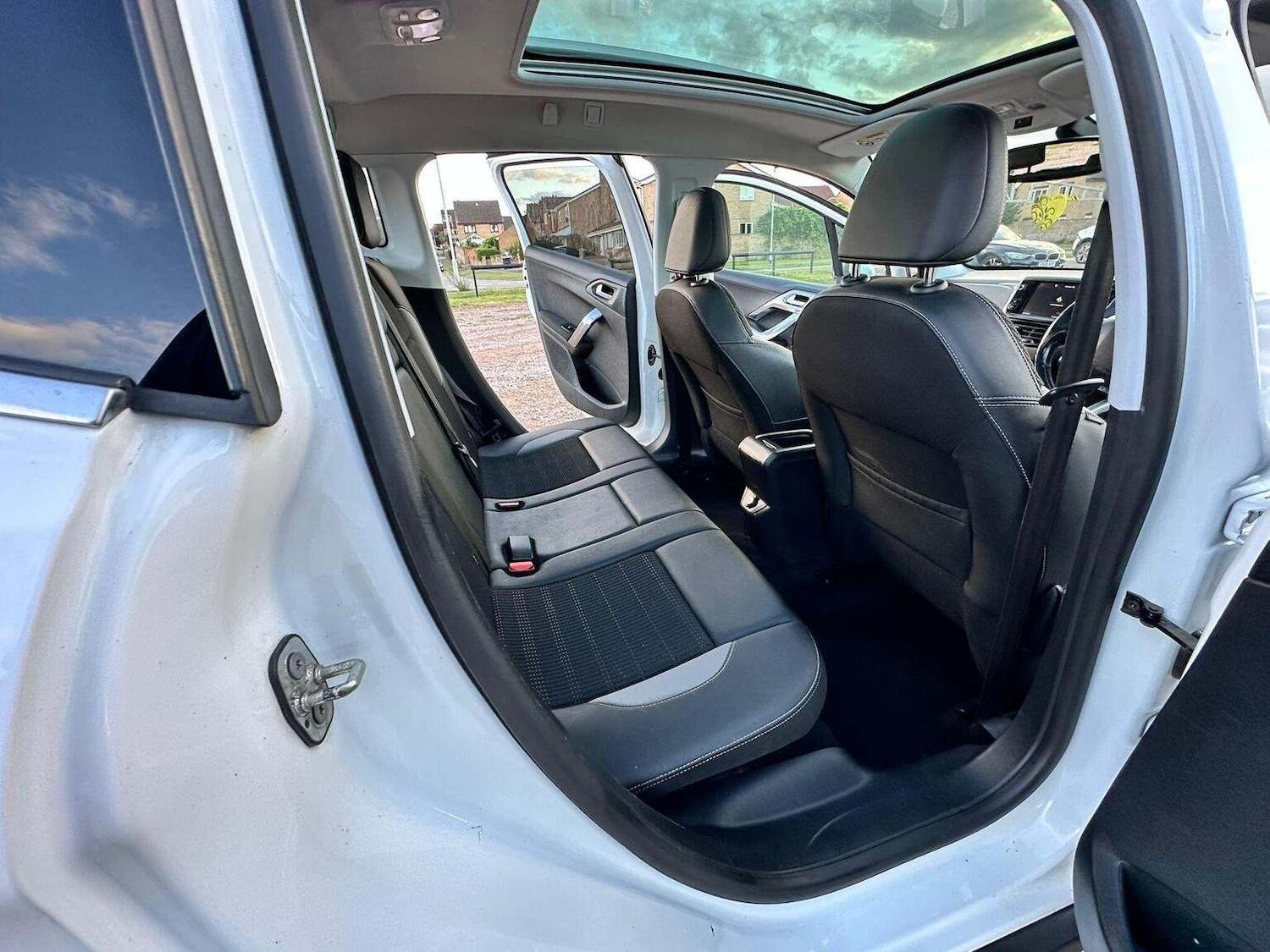 Used Peugeot 2008 2018 for sale - 76794316: Photo 24