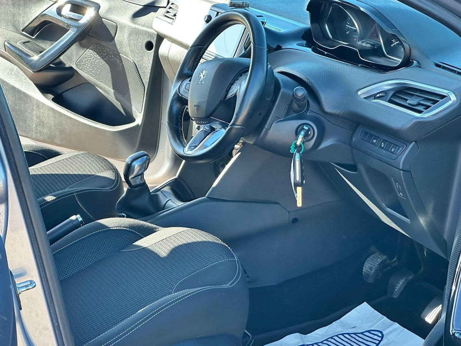 Used Peugeot 208 2019 for sale - 76293244: Photo 15