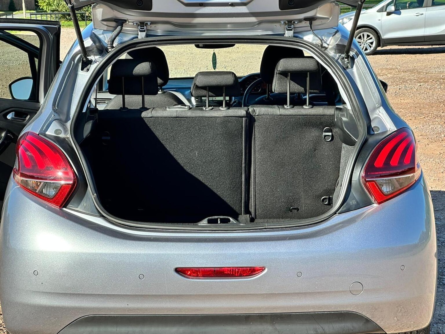 Used Peugeot 208 2019 for sale - 76293244: Photo 27