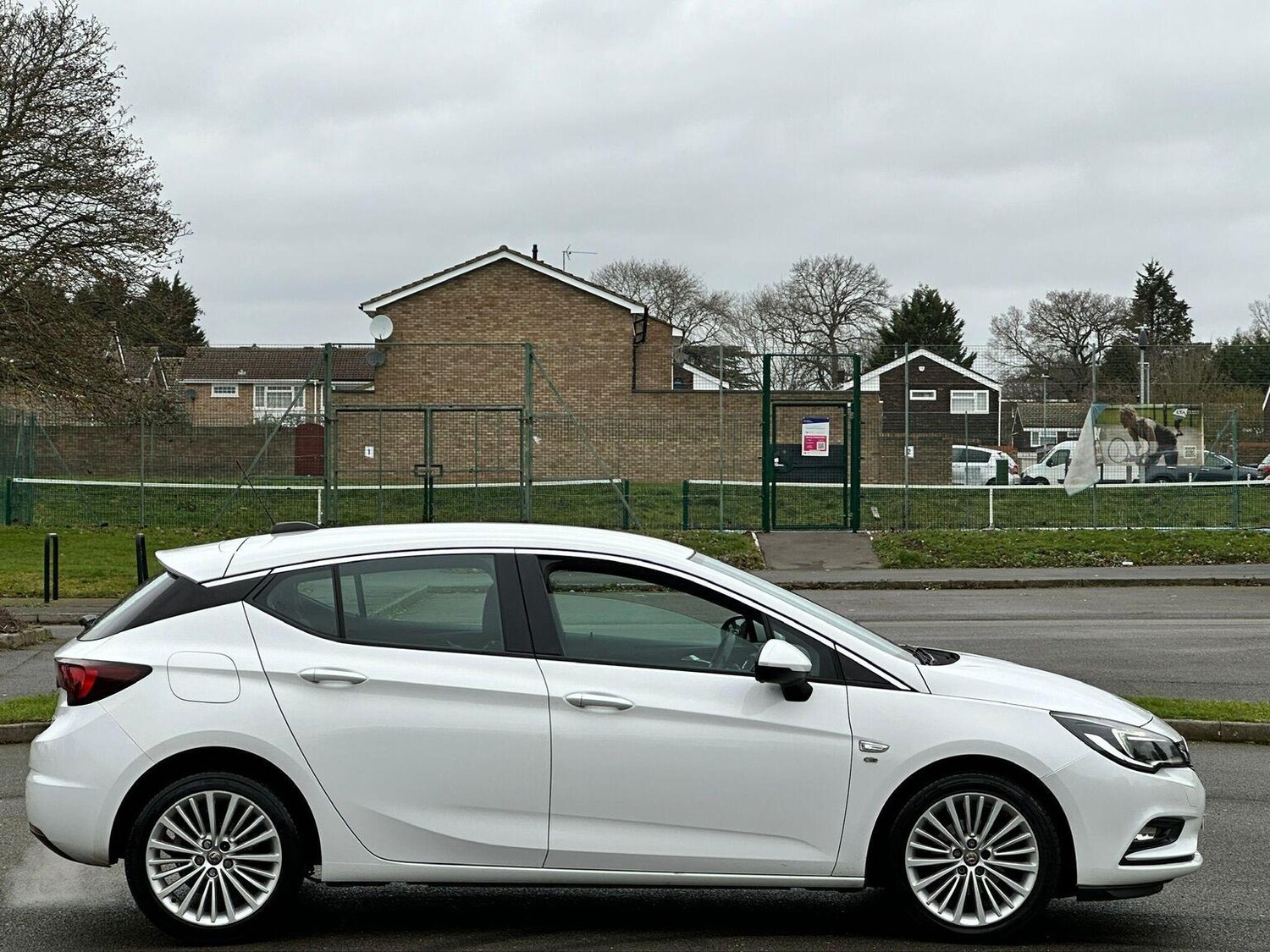 Used Vauxhall Astra 2017 for sale - 77687616: Photo 12