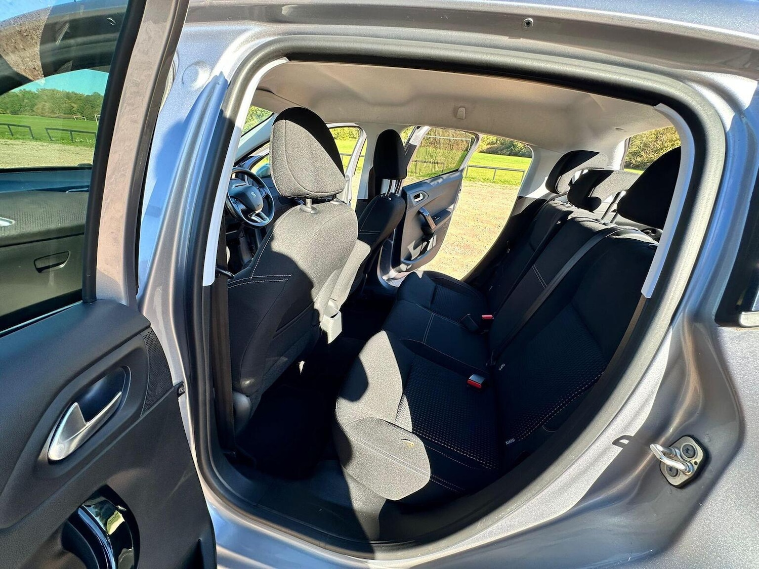 Used Peugeot 208 2019 for sale - 77173086: Photo 18