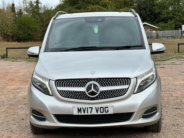 Used Mercedes-Benz V-Class 2017 for sale - 75731289: Photo 2