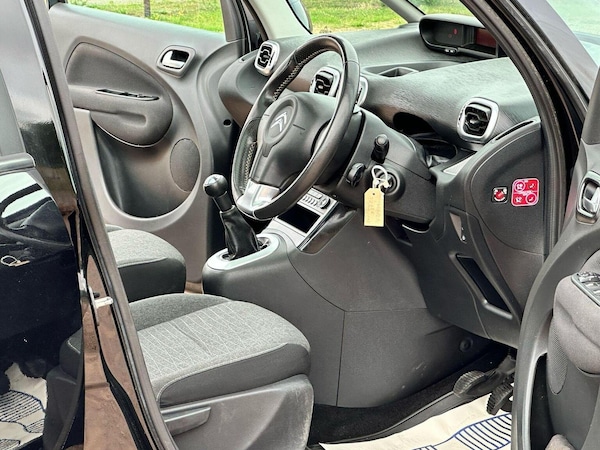 Used Citroen C3 Picasso 2017 for sale - 75550301: Photo 17