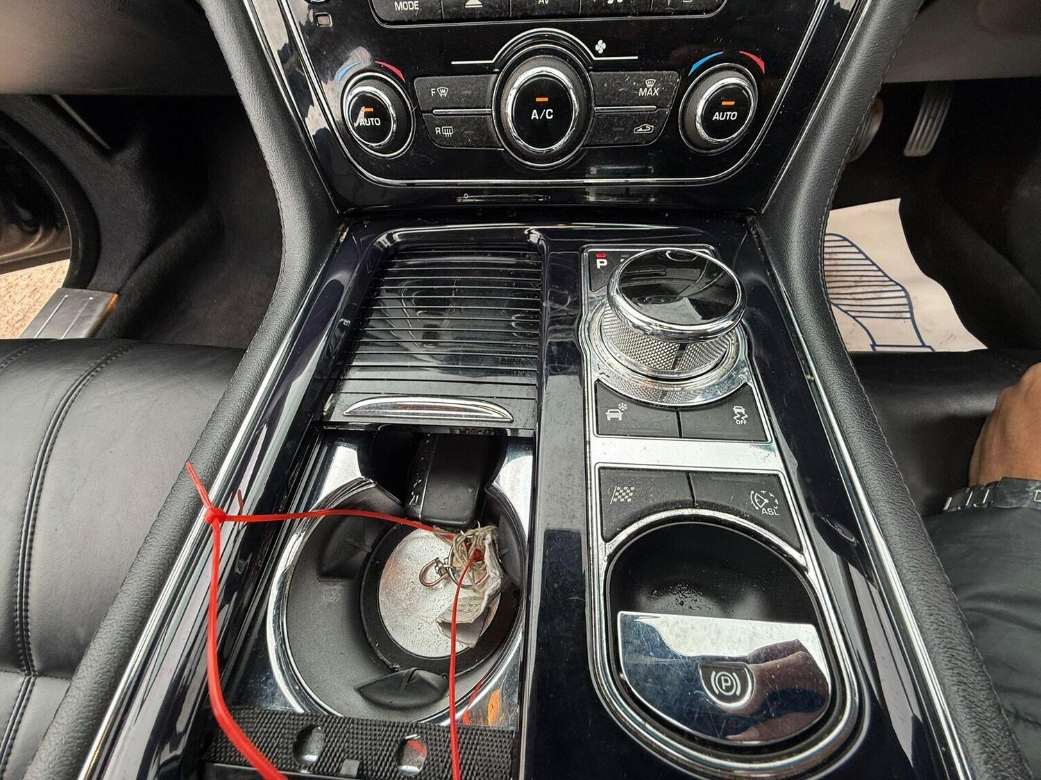 Used Jaguar XJ 2014 for sale - 77906594: Photo 17