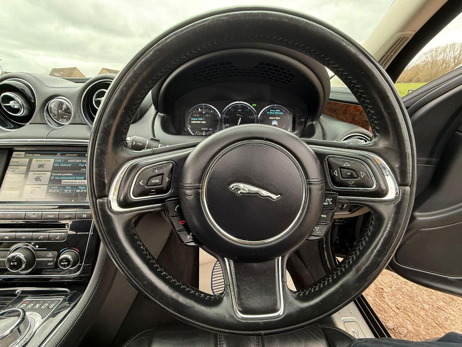 Used Jaguar XJ 2014 for sale - 77906594: Photo 33