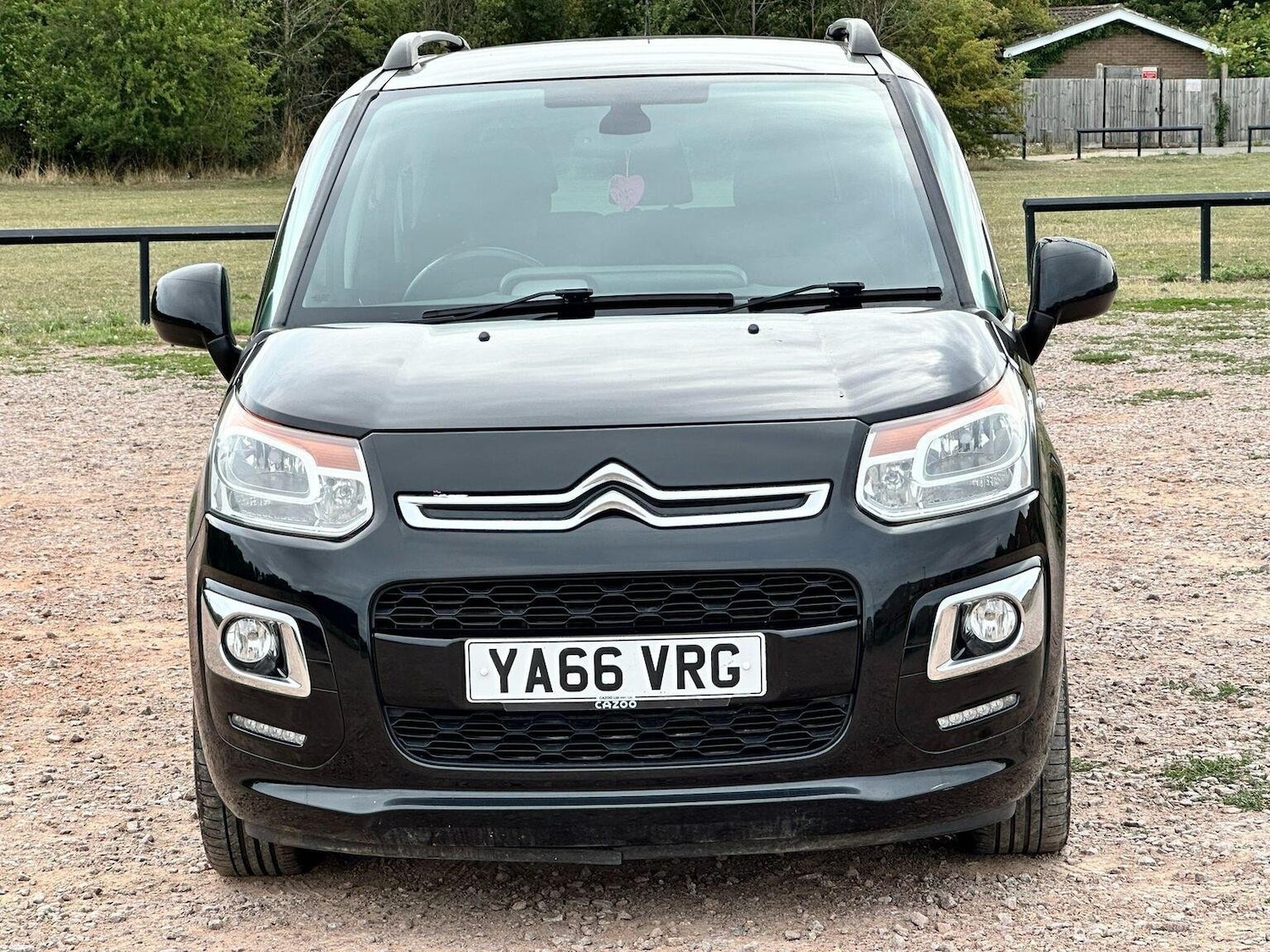 Used Citroen C3 Picasso 2017 for sale - 77173035: Photo 2