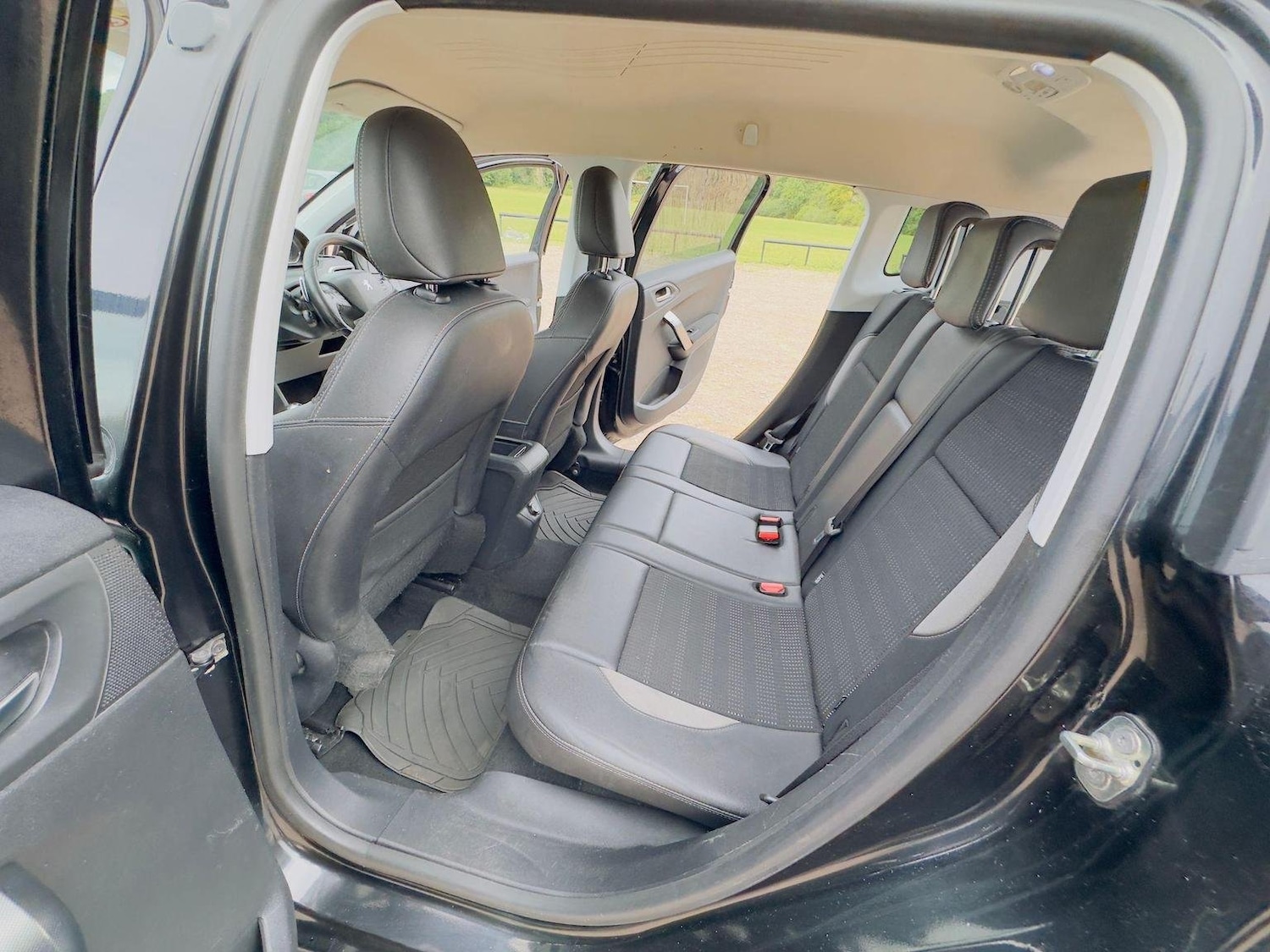 Used Peugeot 2008 2014 for sale - 77173021: Photo 23