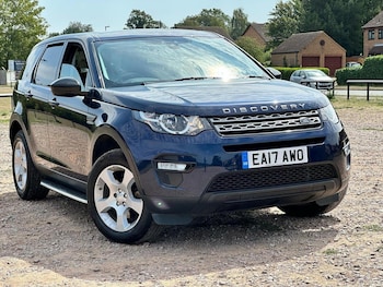 Used Land Rover Discovery Sport 2017 for sale - 75550236: Photo