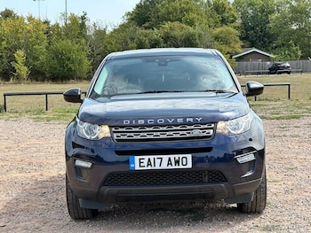 Used Land Rover Discovery Sport 2017 for sale - 75550236: Photo