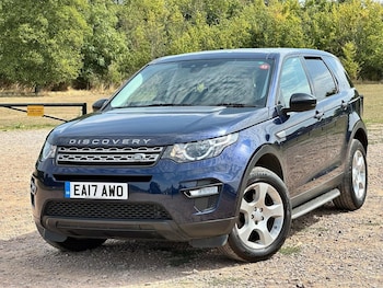 Used Land Rover Discovery Sport 2017 for sale - 75550236: Photo