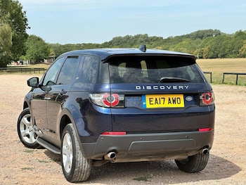 Used Land Rover Discovery Sport 2017 for sale - 75550236: Photo
