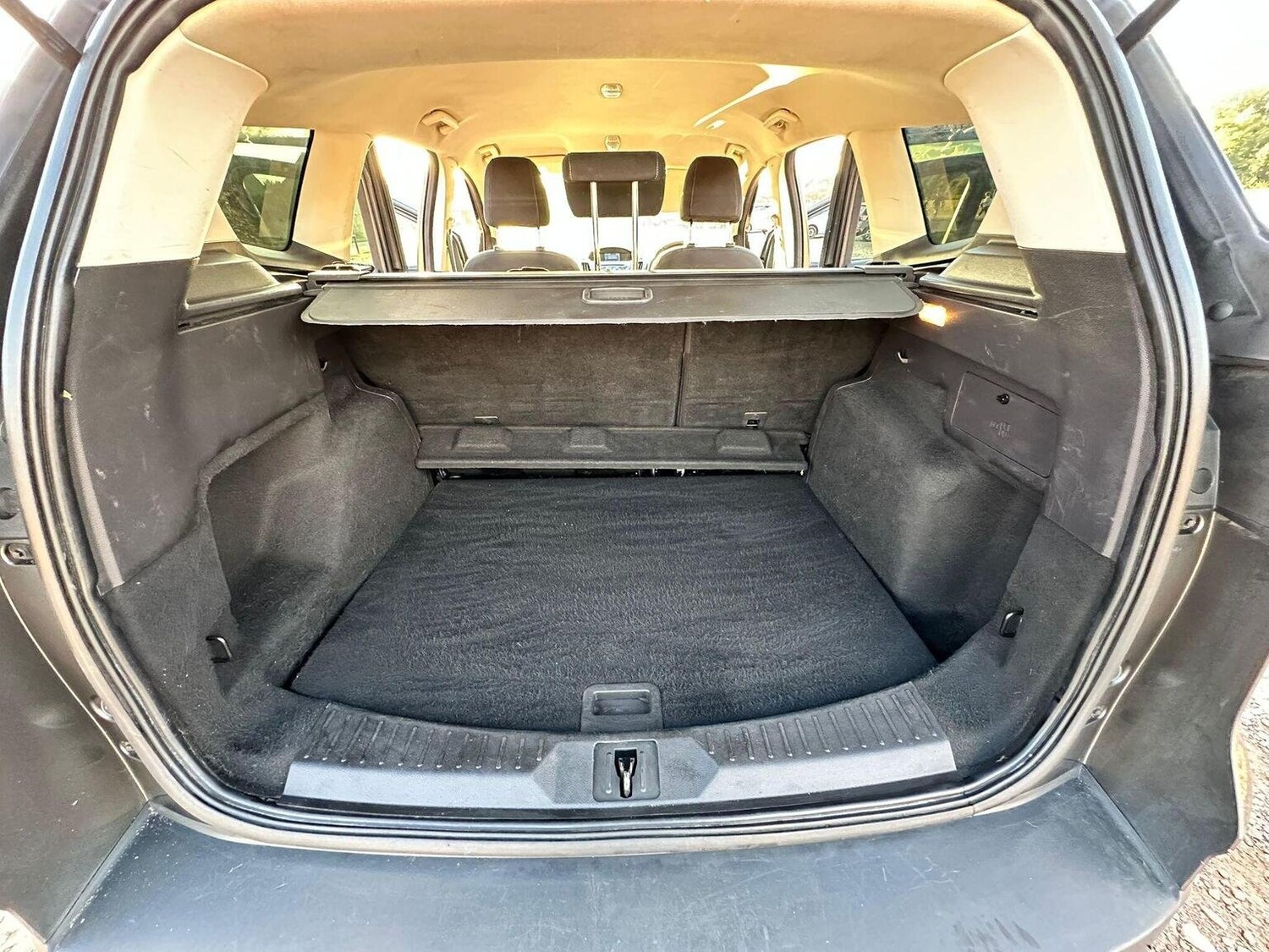 Used Ford Kuga 2015 for sale - 77742930: Photo 29