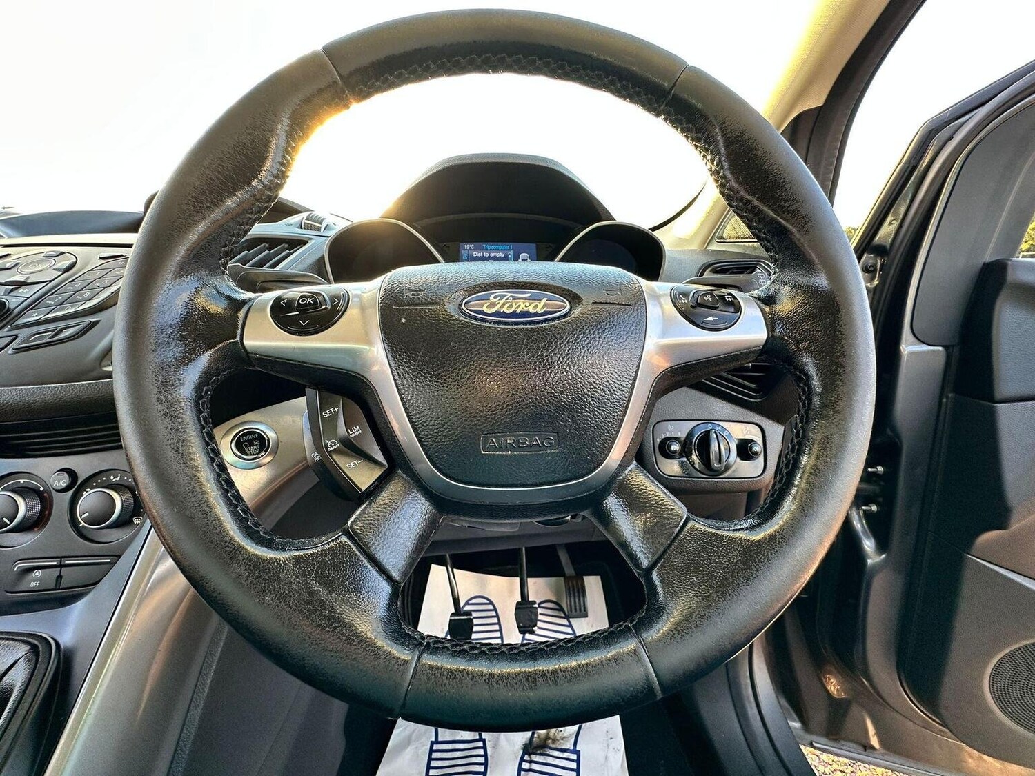 Used Ford Kuga 2015 for sale - 77742930: Photo 30