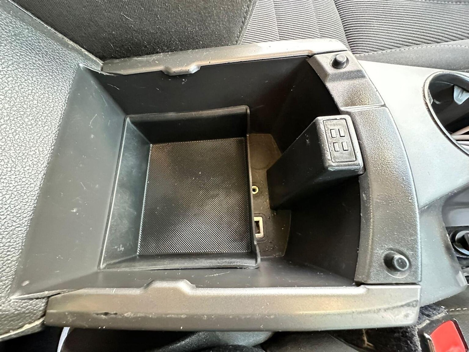 Used Ford Kuga 2015 for sale - 77742930: Photo 35