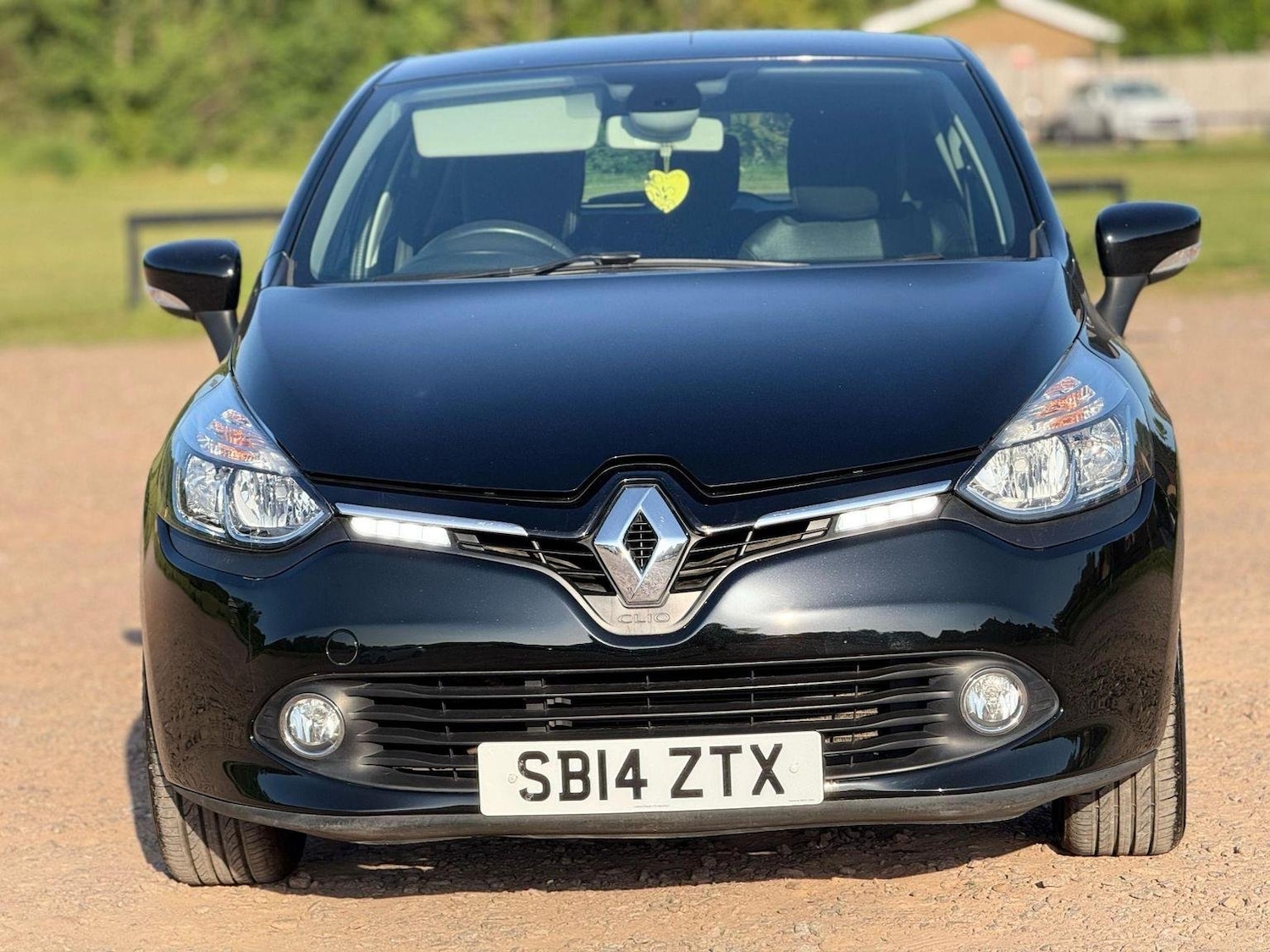 Used Renault Clio 2014 for sale - 77555056: Photo 2