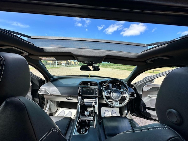 Used Jaguar XE 2015 for sale - 75550233: Photo 23