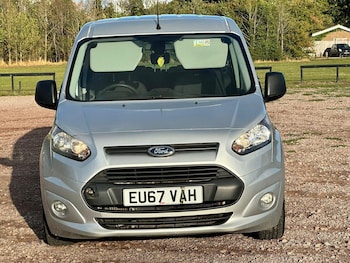 Used Ford Grand Tourneo Connect 2017 for sale - 78286117: Photo