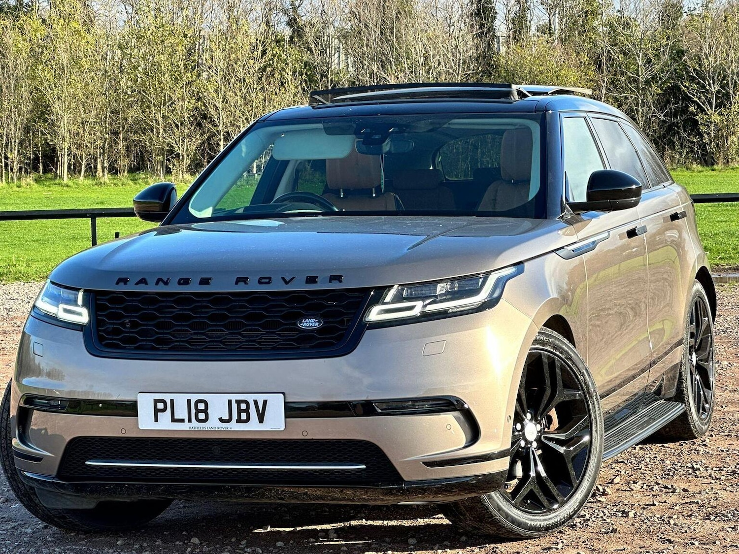 Used Land Rover Range Rover Velar 2018 for sale - 76666072: Photo 3