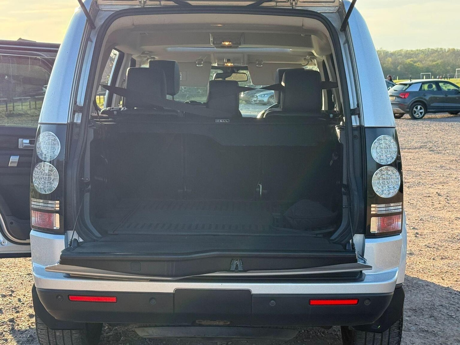 Used Land Rover Discovery 2015 for sale - 78168915: Photo 12