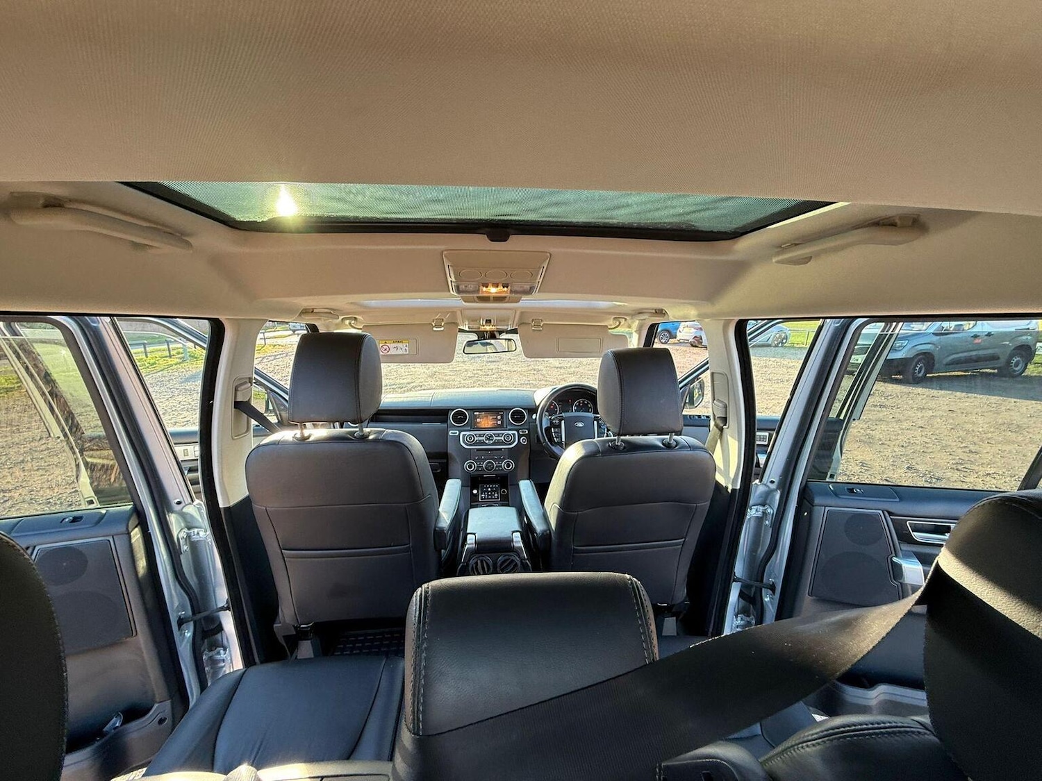 Used Land Rover Discovery 2015 for sale - 78168915: Photo 24