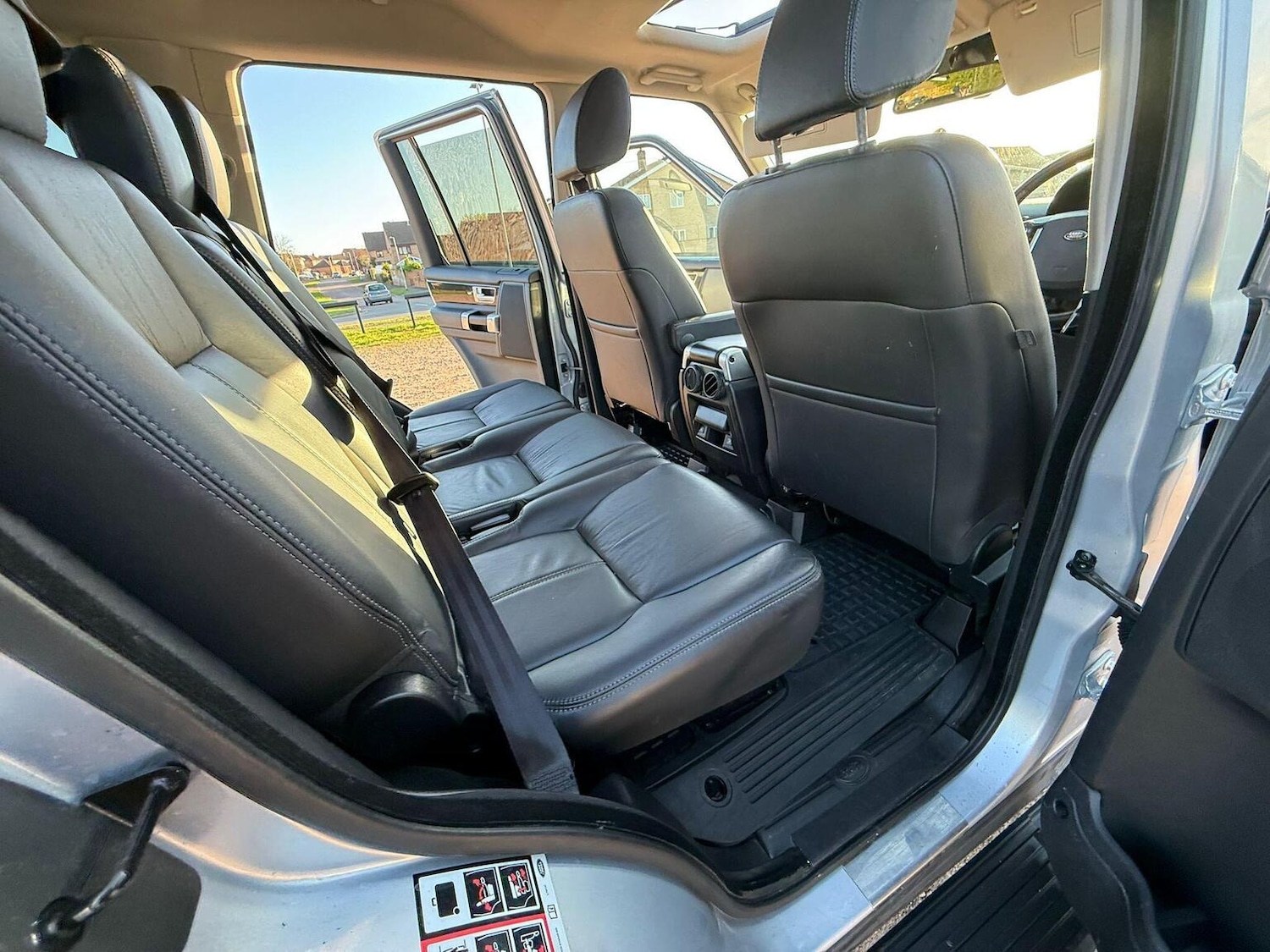 Used Land Rover Discovery 2015 for sale - 78168915: Photo 25