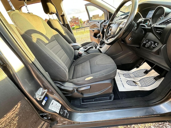 Used Ford Kuga 2015 for sale - 75767189: Photo 17